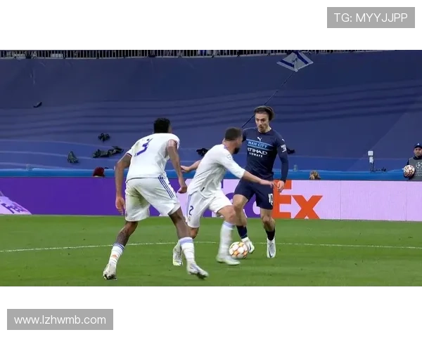 库尔图瓦对阵利物浦、曼城的极限扑救名场面解析