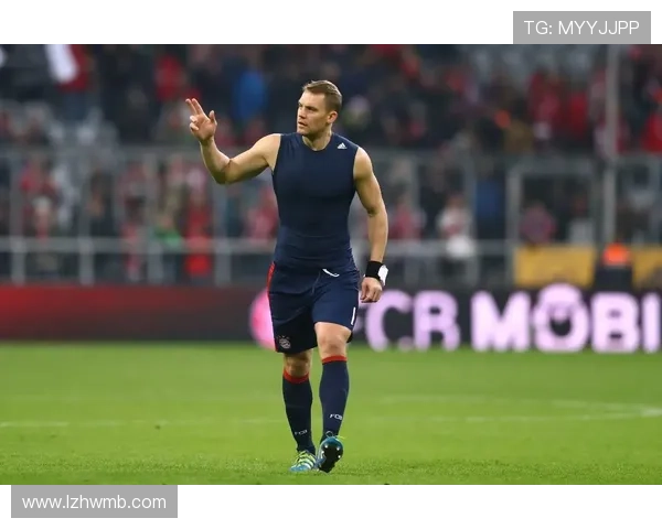 诺伊尔从门将到清道夫的战术角色演变分析